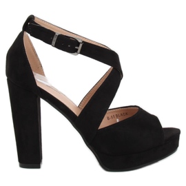 Fekete szandál a B-88 platformon