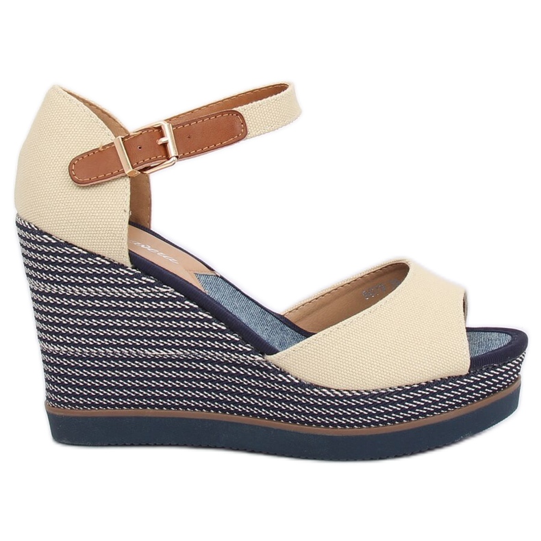 Bézs színű szandál ék sarkán 9079 Bézs