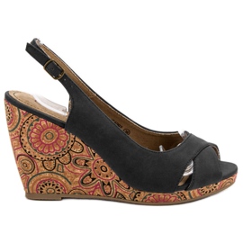 Corina Divatos Ethno szandál fekete