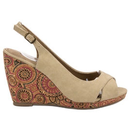 Corina Divatos Ethno szandál barna