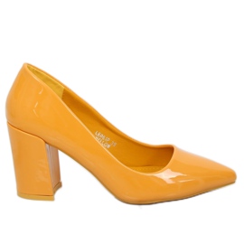 Szivattyúk a sárga oszlopon LE061P Sárga Szivattyúk a sárga oszlopon LE061P Sárga