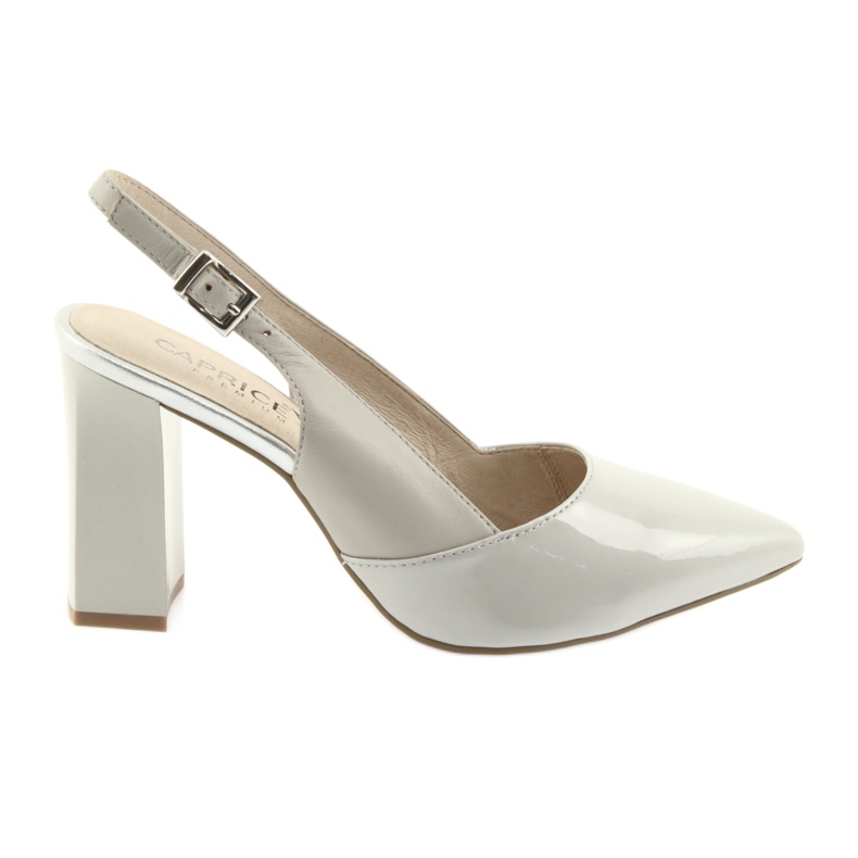 Szürke női szandál a Caprice 29604 poszton