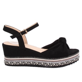 Fekete szandál ék sarkán B126 Fekete