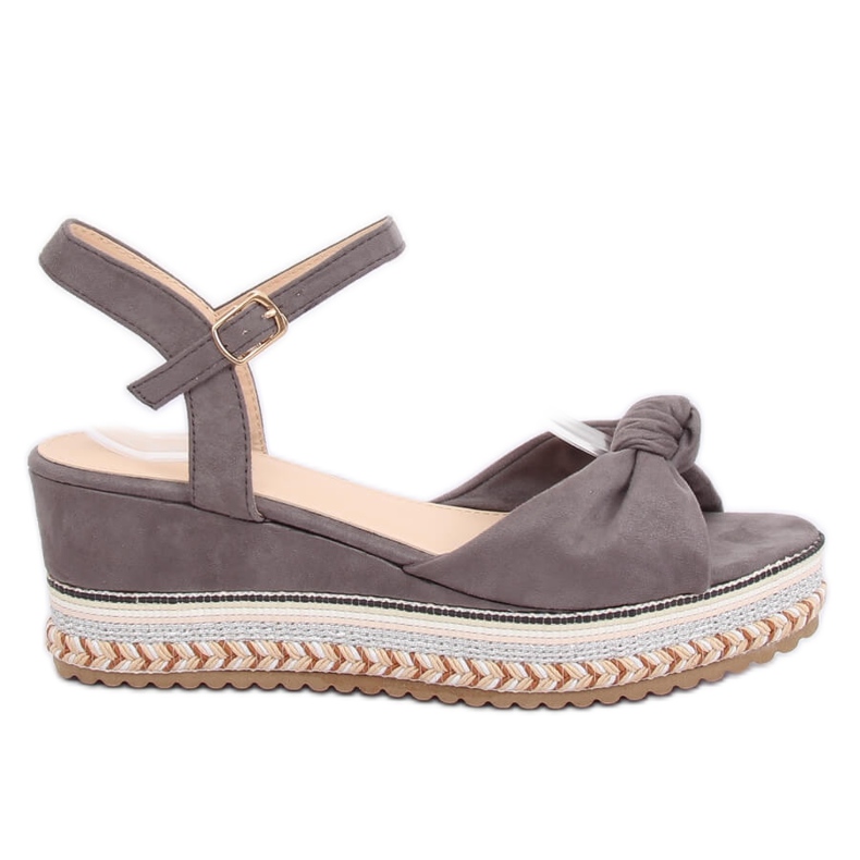 Szürke szandál ék sarkán B126 Szürke Szürke szandál ék sarkán B126 Szürke