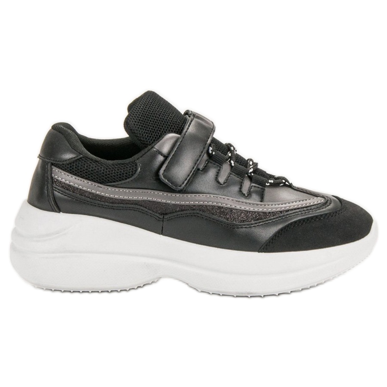 Divatos fekete cipők