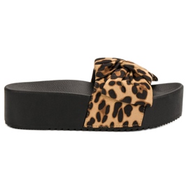 Queen Vivi Velúr papucs a platformon fekete barna