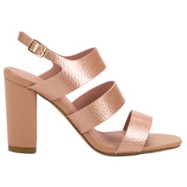 SHELOVET Rózsaszín szandál egy bárban