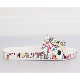 Unikornis fehér papucs CK83 Fehér sokszínű