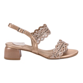 Kylie Stílusos magas sarkú szandál aranysárga