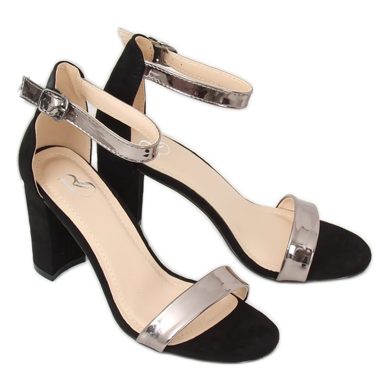 Fekete GF-WL-35 Fekete szandál a poszton