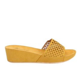 Sárga áttört papucs JS-03 Sárga