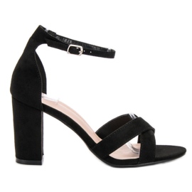 Ideal Shoes Szandál a bárban fekete