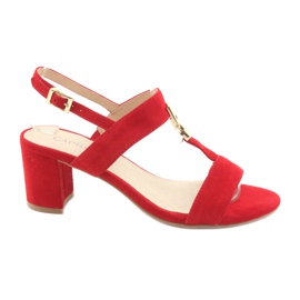 Piros Caprice 28303 szandál a postán