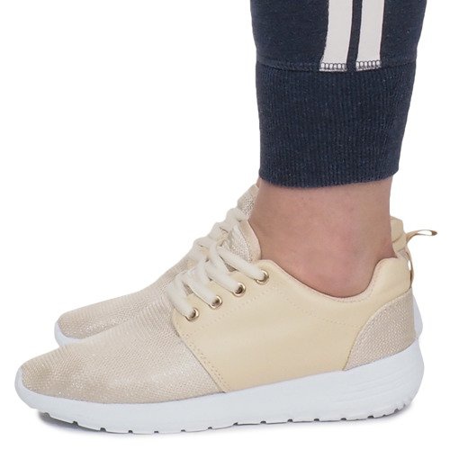 Arany sportcipők aranysárga