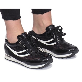 Fekete áttört Mont Blanc cipők