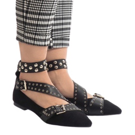 Fekete, cipzáras cipő B12-8 csapokkal