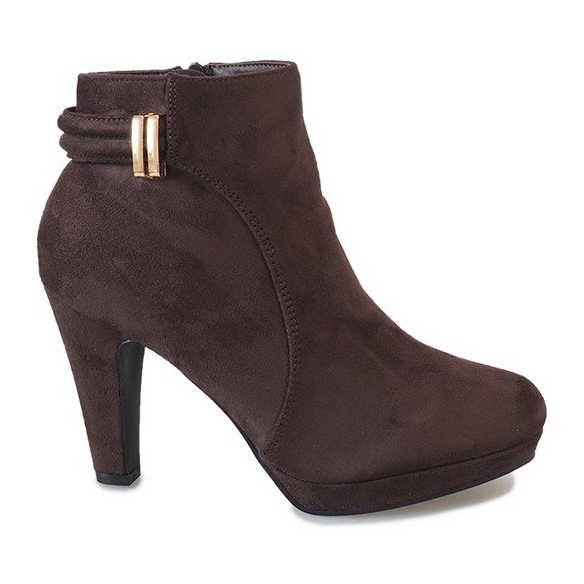 Barna velúr bokacsizma a 3263 -as oszlopon