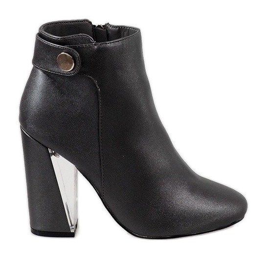 Szürke csizma az MJ1515 oszlopon