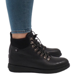 Fekete fűzős szigetelt csizma 3971