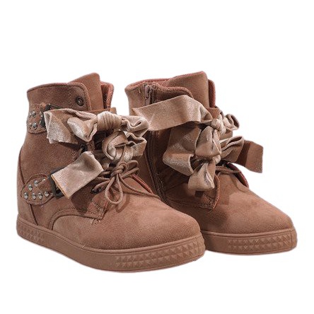 Rózsaszín cipők az ék A-79-en