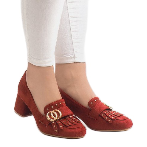 Piros velúr szivattyúk az X77 oszlopon