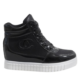 Fekete cipők az ék NB83P -n