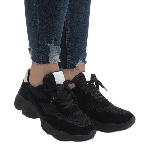 Fekete E-102 sportcipő