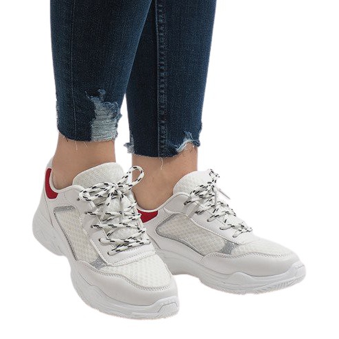 Fehér YM-31 sportcipő