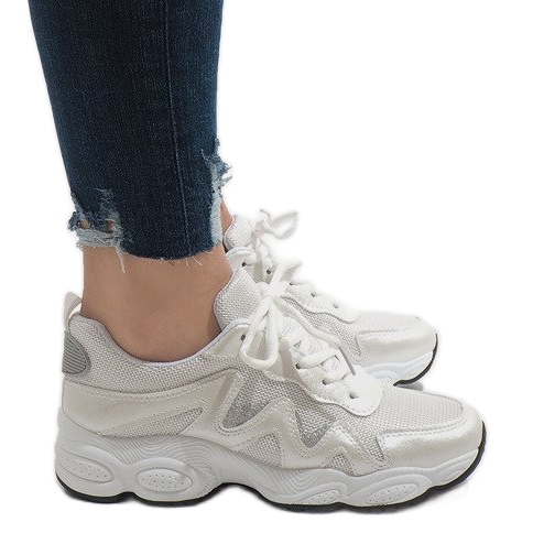 Fehér divatos sportcipő KB-153