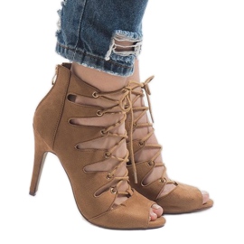 Teve nyitott csizma magas sarkú 9095-83A barna