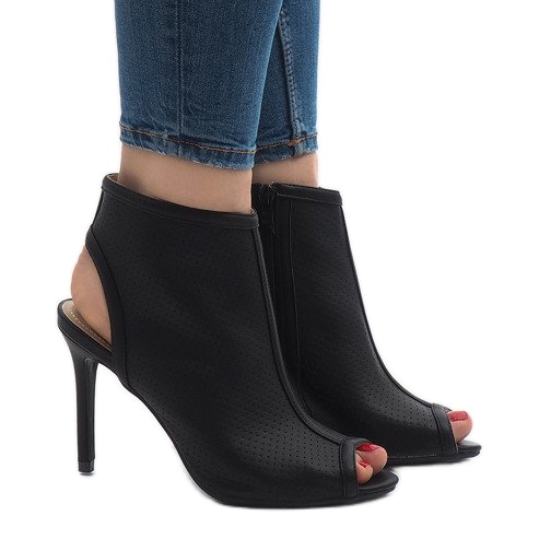 Fekete bokacsizma 1551-150