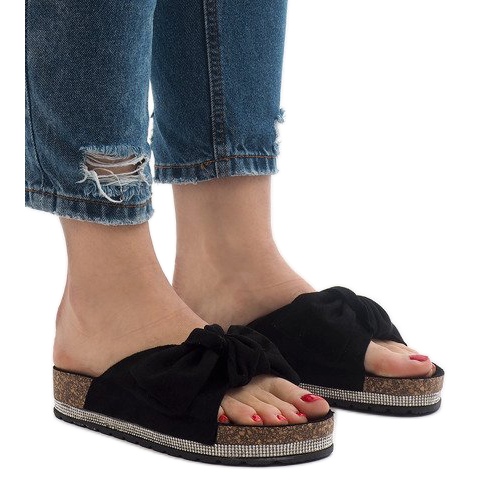 Fekete papucs íjjal N-33