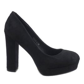 Fekete velúr szivattyúk a 12225-2 oszlopon