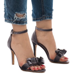 Szürke velúr szandál íjjal LB-291