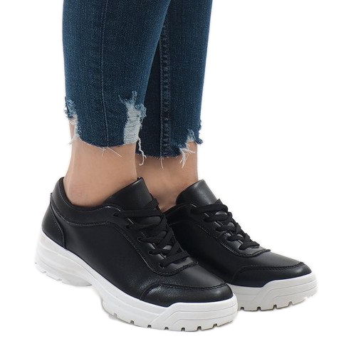 Fekete sportcipő 6255