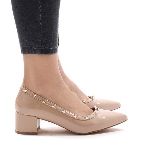 Rózsaszín lakkozott szivattyúk az X-70 oszlopon