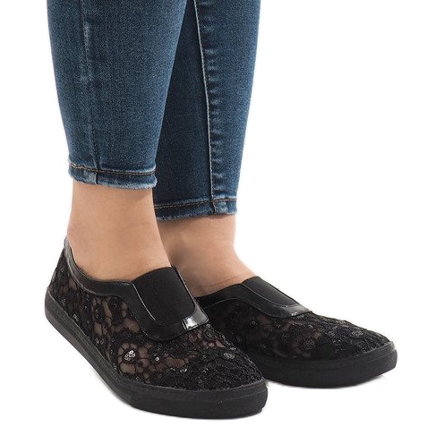HC232 fekete csipke cipők