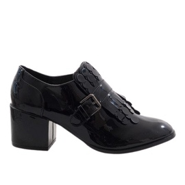 Fekete lakkozott magas sarkú csizma PZY-02