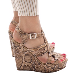 Teve ék szandál A-7A barna