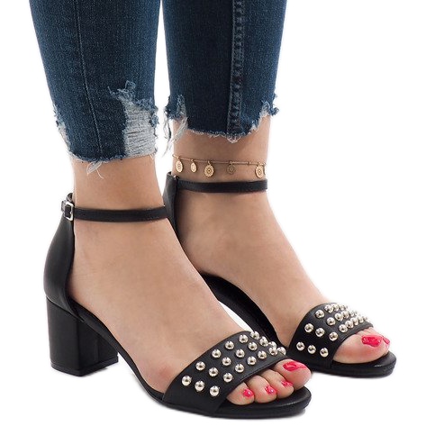 Fekete magas sarkú szandál 173-856