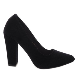 Fekete velúr szivattyúk a 91603-1 oszlopon