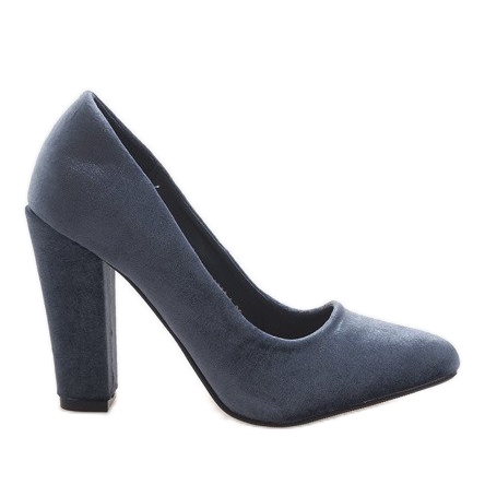 Szürke velúr szivattyúk a pilléren 91603-1