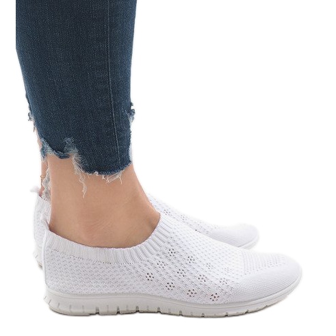 Fehér sportcipő B111-13