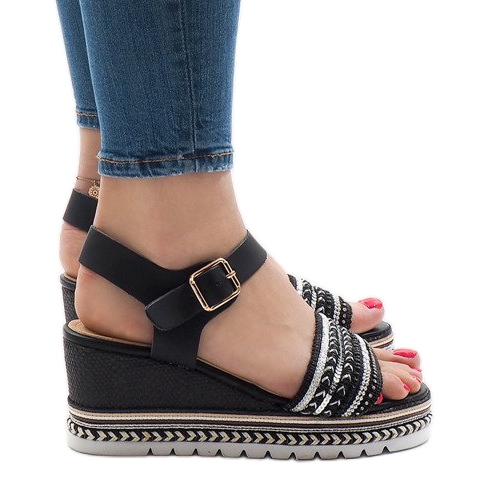 Fekete díszített ék szandál YRT-72-1