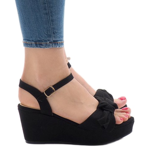 Fekete ék szandál íjjal F055