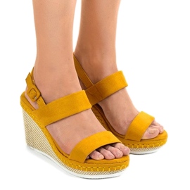 Sárga ékű szandál U-6291