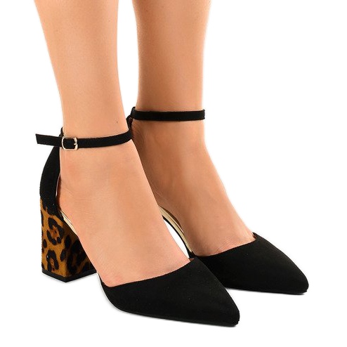 Fekete velúr magas sarkú cipő FR276 barna