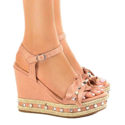 Rózsaszín ék szandál gyöngyökkel 2445