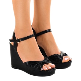 Fekete fényes ék szandál JM-M215M Fekete fényes ék szandál JM-M215M