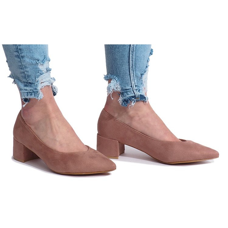 Rózsaszín szivattyúk a szívoszlopon